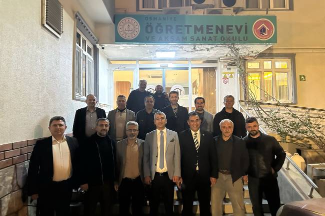 2001 RUHU YENİDEN BULUŞTU: ESKİ AK PARTİ KURUCULARI İFTARDA BİR ARAYA GELDİ